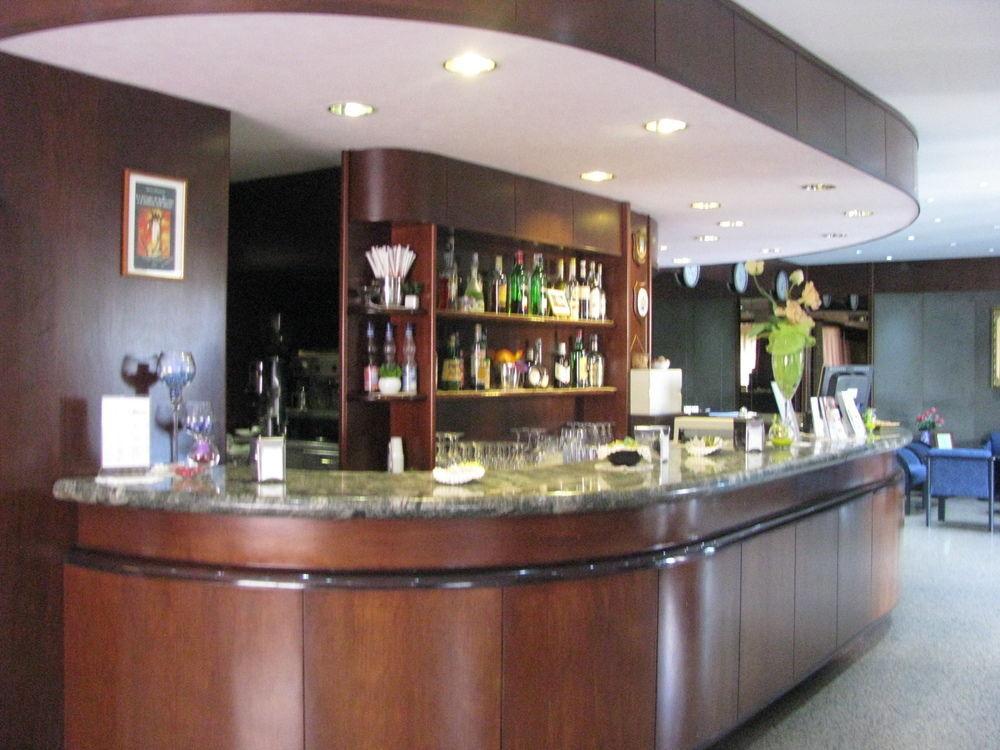 Hotel De La Ville & Centro Congressi Benevento Kültér fotó