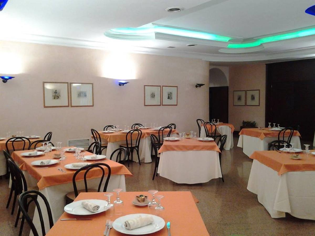 Hotel De La Ville & Centro Congressi Benevento Kültér fotó