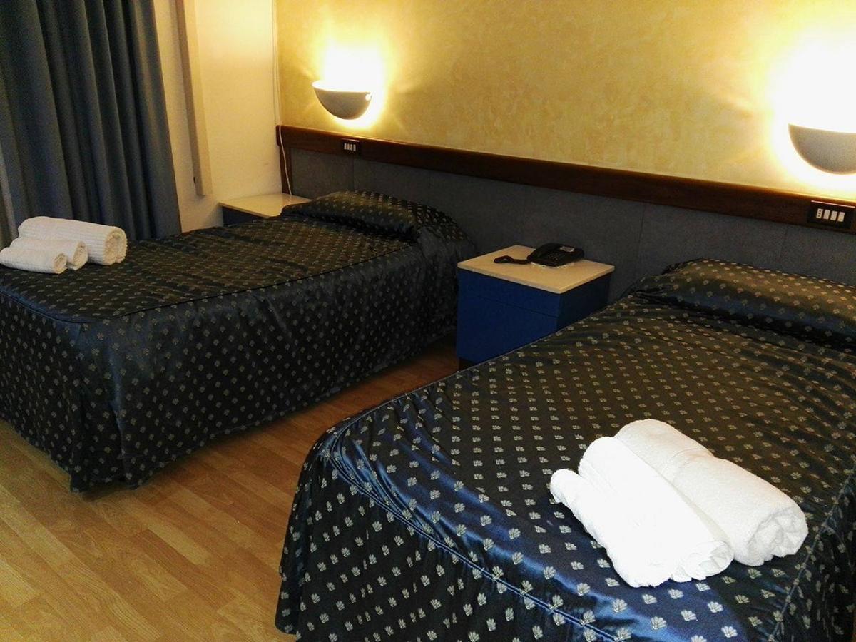 Hotel De La Ville & Centro Congressi Benevento Kültér fotó