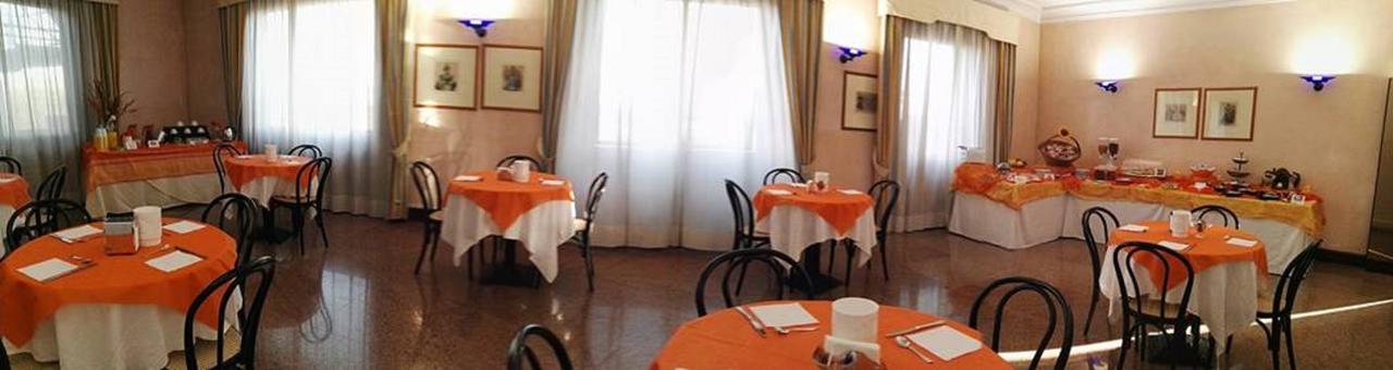 Hotel De La Ville & Centro Congressi Benevento Kültér fotó